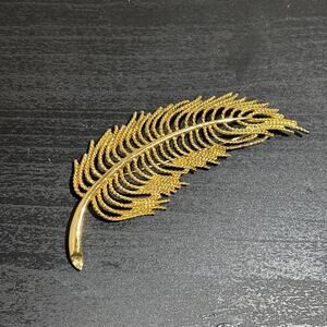 VTG Original Monet Signed Vintage Large Gold Tone Feather Leaf Metal Brooch Pin